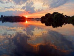 Sunset Lake Water Reflection Clouds Atmospheric